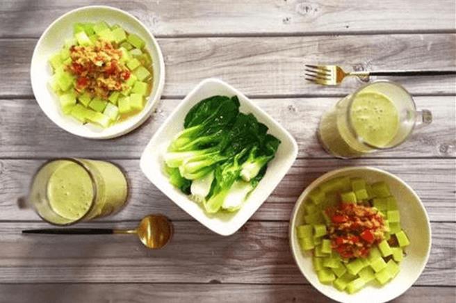 大陆浙江寧波一名29岁女性上班族「餐餐水煮菜」来减肥，脂肪肝程度反而加重为中重度！（示意图／新华社）