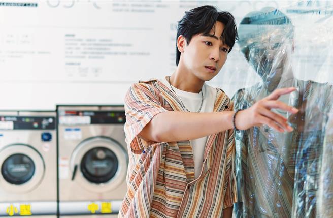 谢孟其日前推出首张专辑《反刍》 。（罗永铭摄）