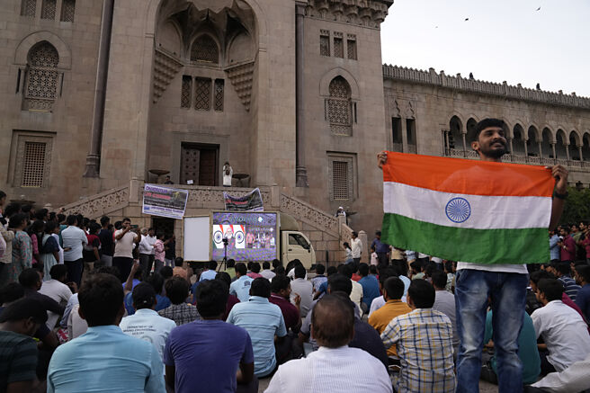 印度經濟持續向上，投資人可定期定額參與印度股票基金，收穫印度黃金十年的改革成果。圖／美聯社