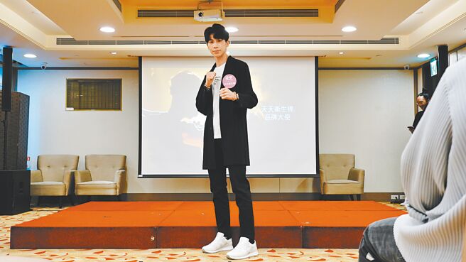 林郁婷在巴黎奧運奪金，回國後出席各種慶功宴、遊行及代言活動，她打趣說教練的訓練比這些行程更累。（台灣康匠提供）