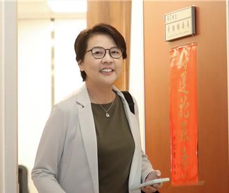 挨轟助長財團剝削移工、擠掉優先法案 黃珊珊喊：並非事實