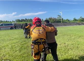 奇萊山意外！1台籍與英藉登山客摔傷   空勤黑鷹吊掛送醫