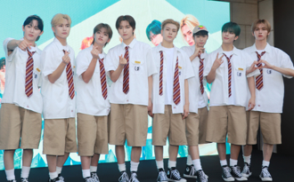 韓男團WHIB首來台就弄倒台北101　秀台語猛撩粉喊「挖愛哩」