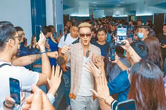 《角头大桥头》8天破亿票房登冠