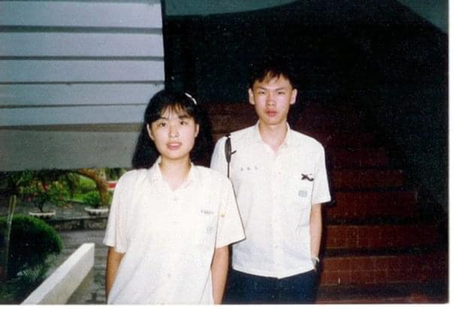 贾永婕过去晒出和老公学生时期合影。（图／翻摄自贾永婕的跑跳人生脸书）