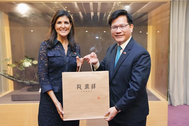 外交部长林佳龙昨日午宴款待美国前驻联合国大使海莉。（取自林佳龙脸书）