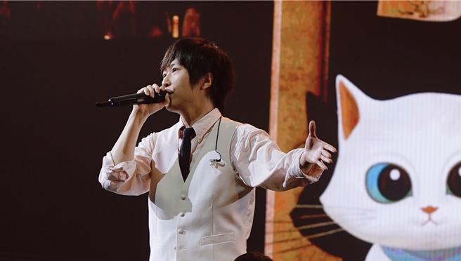 五月天今压轴演出，为超犀利趴画下圆满句点。（相信音乐提供）