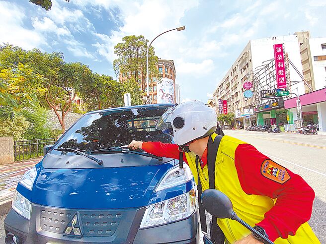 台中市擴大停車收費管理，收費格位數增加8000格，112年度停管基金歲入預算16.2億元，決算19.6億元。（陳淑娥攝）