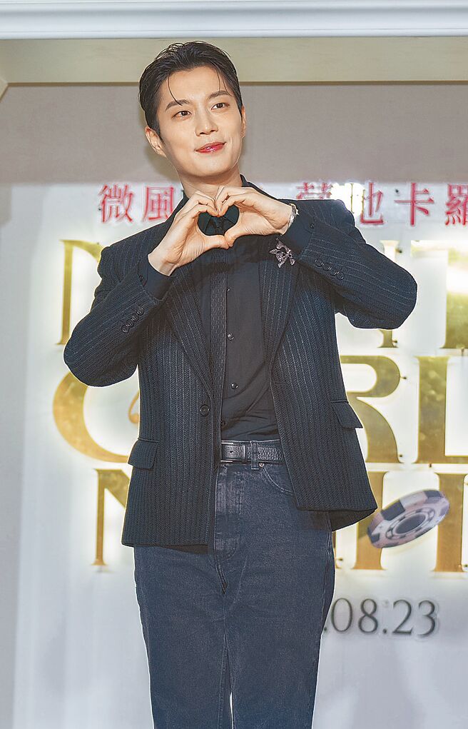 韓國男團HIGHLIGHT成員尹斗俊，剛結束在高雄專場活動，就北上微風信義與粉絲見面。（吳松翰攝）