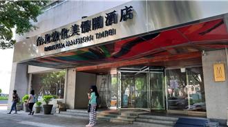 汪小菲饭店歇业家具出清 提前收摊民眾扑空