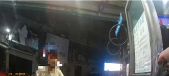 三重老翁騎車加油「少量多次」　加油員不滿爆衝突砸車打人