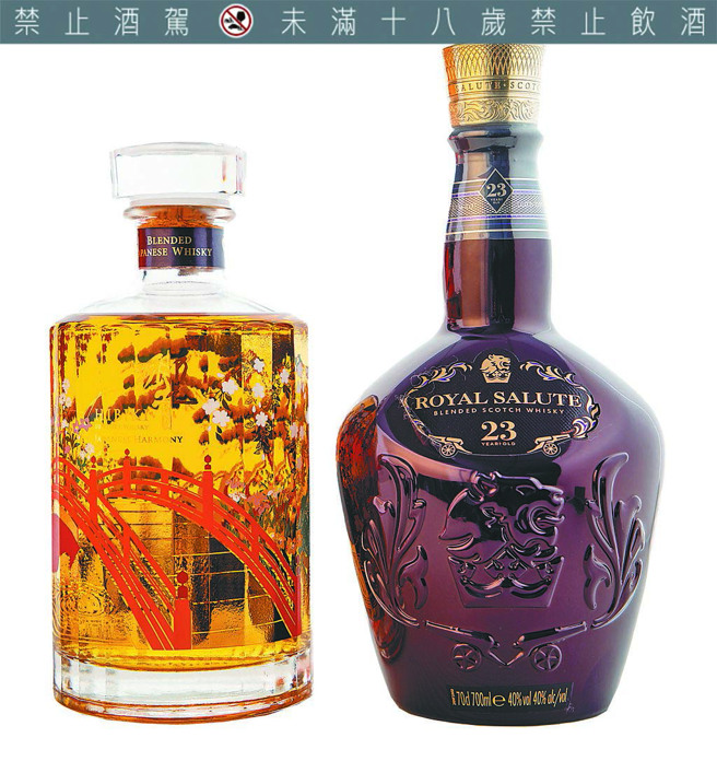 「金威獎」素人盲測加碼「日蘇威士忌PK大賽」，日威「響」（左）擊敗蘇威「皇家禮炮」。（石智中攝）【飲酒過量 有礙健康】