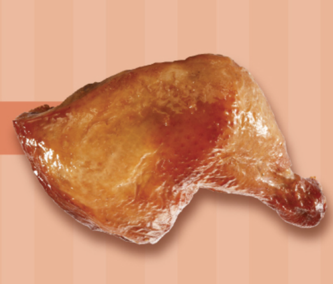 全家SO HOT炎选便当自由选配炸烤物包括「香烤骨腿」，份量十分足够。（摘自全家官网／朱世凯台北传真）