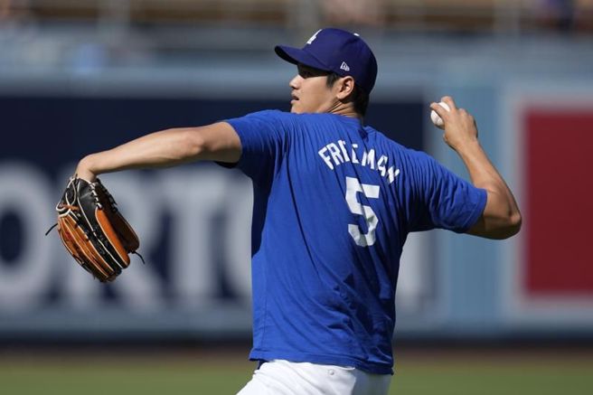 大谷翔平赛前练投。（美联社）