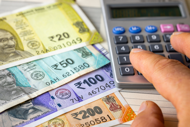 屬雞者年底前不僅有望加薪，投資副業還獲得意外收入。（示意圖：Shutterstock／達志）

