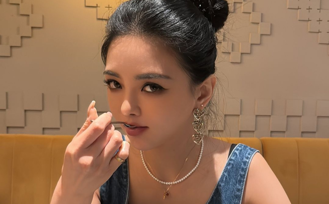 名媛夏黄廉盈遭前夫爆料，总共拿走小孩280万元的红包。（图／IG@夏黄廉盈）