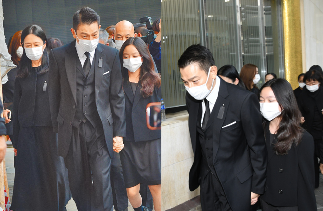 刘德华去年参加父亲告别式牵着老婆、女儿现身。（图／中时资料照）