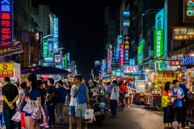 墾丁大街過去爆滿人潮，如今已看不到。（示意圖/達志影像/shutterstock）

