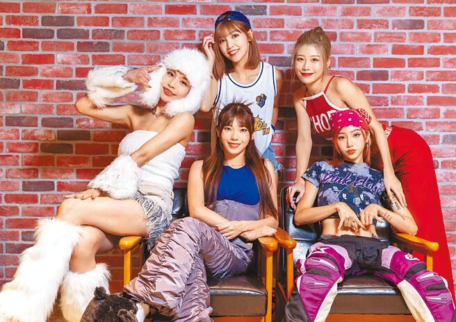 小枫（右上顺时钟起）、筱缇、安汝、语萱及草莓各有自己的特色。（罗永铭摄）