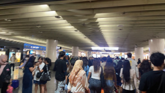 萬名移工擠爆板橋車站 原因和「周杰倫」有關 台人喊讚