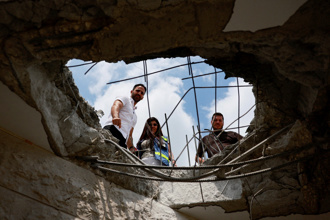 「火箭雨」继续轰以色列？真主党领袖回应了