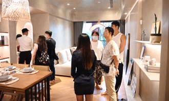 一張表看懂股市帶動房市！雙北高價案也瘋傳完銷