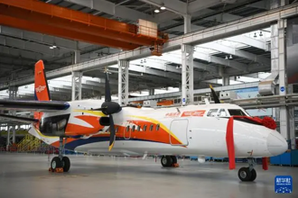 陸自主研發大傢伙上陣：2架新舟60型滅火飛機正式交付