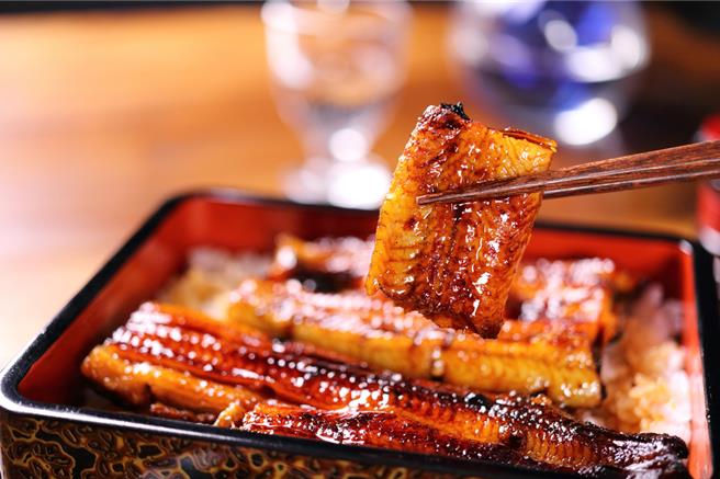 中國大陸全面暫停進口日本水產品已滿1年，當地的高檔和食店至今仍受到衝擊。（示意圖:shutterstock/達志）