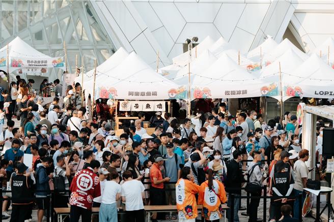 台日大港水果祭兩天共吸引十萬民眾參與。（高市府行國處提供）