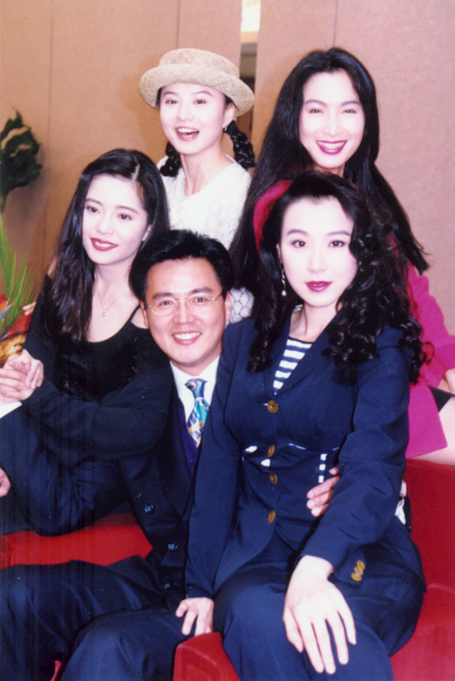萧蔷1994年演出电视剧「霸王花」，(前排左起)狄莺、林瑞阳、萧蔷(后排左起)李赛凤、张琼姿。（图／中时资料照）