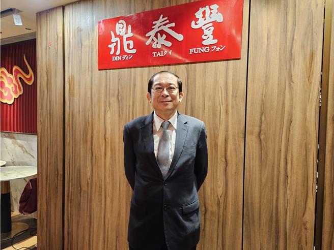 北京恒泰豐餐飲有限公司總經理楊炳坤26日受訪，談論北京鼎泰豐結束營業原因。（陳冠宇攝）