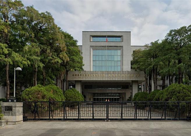 統促黨溫姓幹部被中共國安統戰部門吸收回台發展組織，拉攏兩名退退役校級軍官，3人被高雄高分檢起訴。（高雄高分檢外觀，資料圖片／郭良傑高雄傳真）