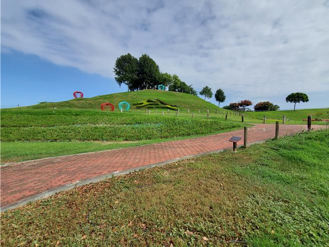 台中市設置36處空品淨化區，綠化面積達132公頃，每年可吸收約二氧化碳約222公噸。（台中市環保局提供）