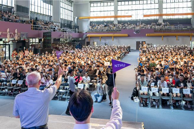 清華大學26日為1900位大學部新鮮人舉辦新生領航營。（清華大學提供／陳育賢新竹傳真）