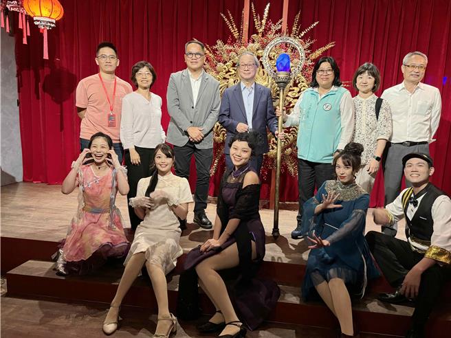 文化部长李远与嘉义市立委王美惠到文创园区访视，与进驻团队互动。（王美惠服务处提供／吕妍庭嘉义传真）