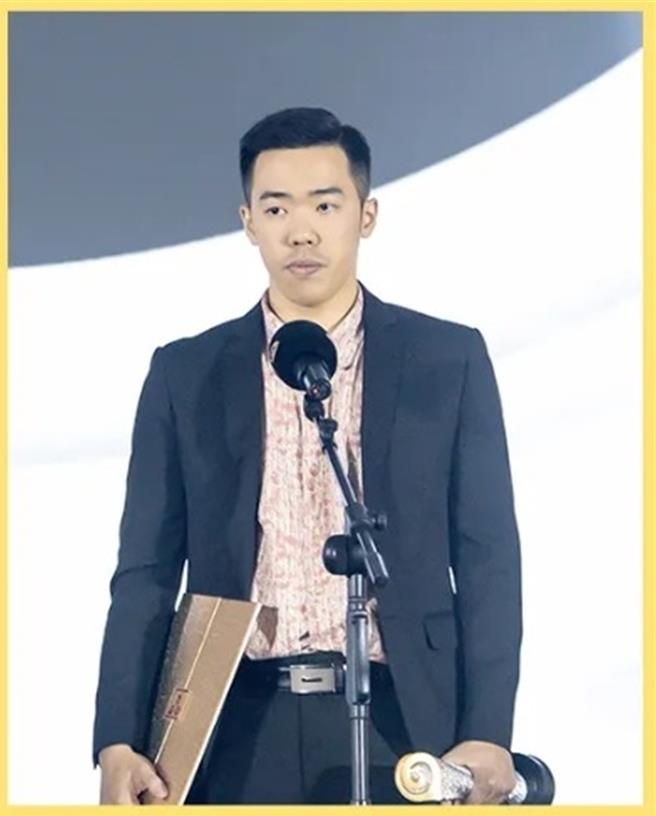 年僅23歲、目前仍在致理科技大學就讀的新銳台灣導演郭嘉豪，以電影短片《成長的蛻變》在第二屆柬埔寨亞洲電影節上榮獲「亞洲最佳短片導演」、電影短片《人》則獲得了「亞洲最佳短片」獎。（郭嘉豪提供）