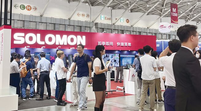 所罗门集团于本展发布「AI视觉开发平台，即学即用快速落地」攻略。图／陈逸格