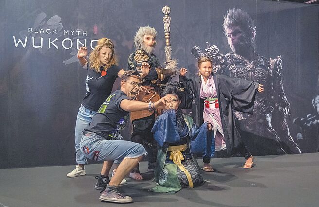 大陆电玩游戏大作《黑神话：悟空》，20日上市后引爆玩家热潮，3天突破1000万套销量。（新华社）