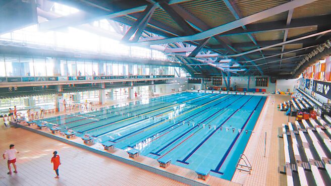 新北市新莊國民運動中心50公尺標準比賽游泳池為「2025雙北世壯運」水球項目競賽場地，為符合比賽場地規範，預計2024年11月至2025年4月修繕。（新北市體育局提供／陳慰慈新北傳真）