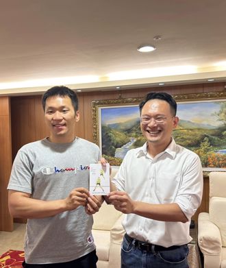 親贈李洋「麟洋配」奪金插畫！畫家副市長蘇俊賓曝心聲