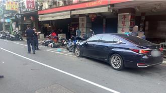 中和轎車攔腰撞機車後連撞6車   7旬婦噴飛身亡