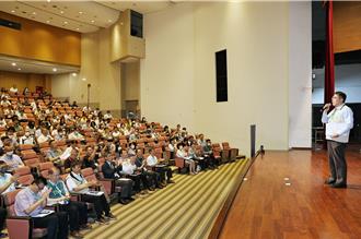 台南校長會議 黃偉哲籲深入了解學生情緒、避免校園霸凌