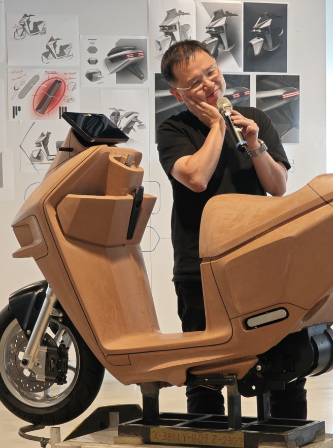Gogoro产品长彭明义表示，Gogoro Pulse在外型、性能与科技均迎来重大突破，代表品牌不断创新的精神，是品牌发展重要的里程碑。（石智中摄）