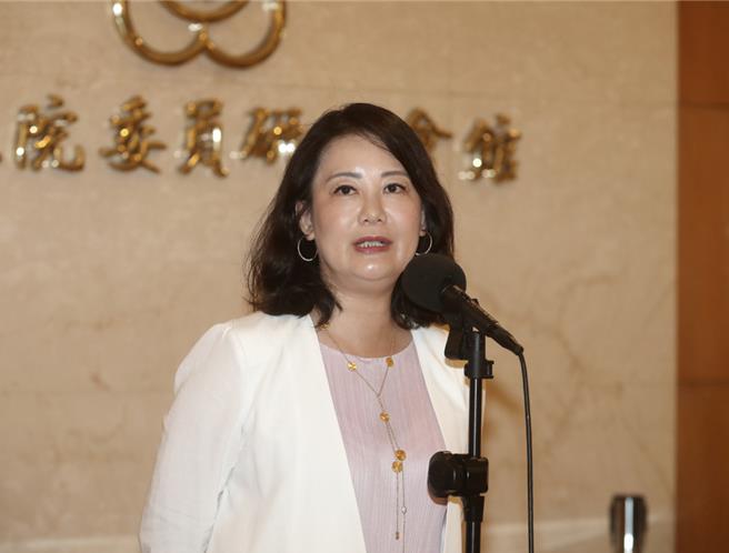 吴思瑶指出，承租人居然可以连向威京集团，对于这么清楚的人事物，黄国昌正义大神怎么还不出面讲讲话呢？柯文哲以钱滚钱购置个人商办，还可以当包租公，请黄国昌评论一下，否则你的正义之神就是神盾局局长。（本报资料照片）