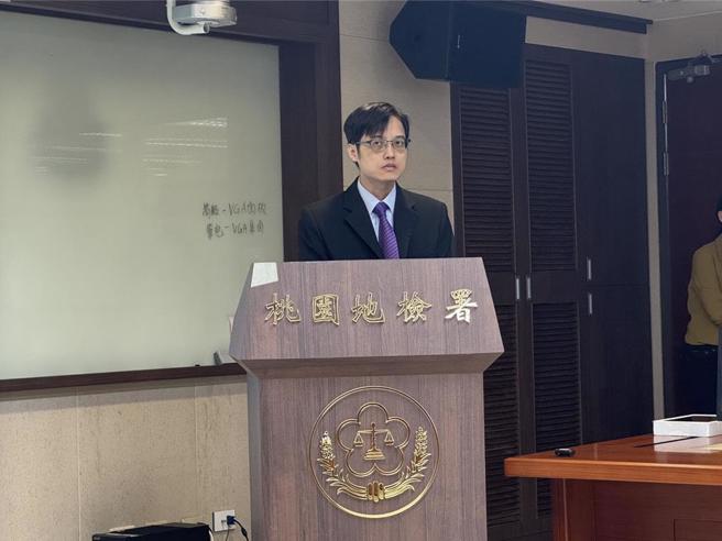 桃檢襄閱檢察官康惠龍指出，桃檢以近10萬字起訴鄭文燦，並具體求刑12年。(蔡依珍攝)