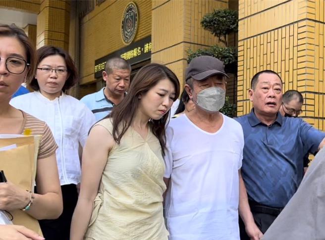 屏东县议长周典论力挺鸿海创办人郭台铭参选总统，却涉嫌违反总统选罢法连署行贿罪，屏东地院27日判周有期徒刑。（谢佳潾摄）