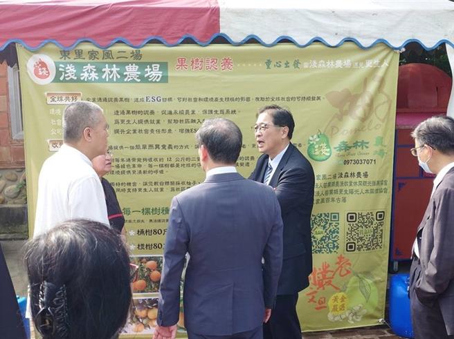 法務部長鄭銘謙等26日赴苗栗縣視察安置更生人的東里家風。（苗栗地檢署提供／謝明俊苗栗傳真）