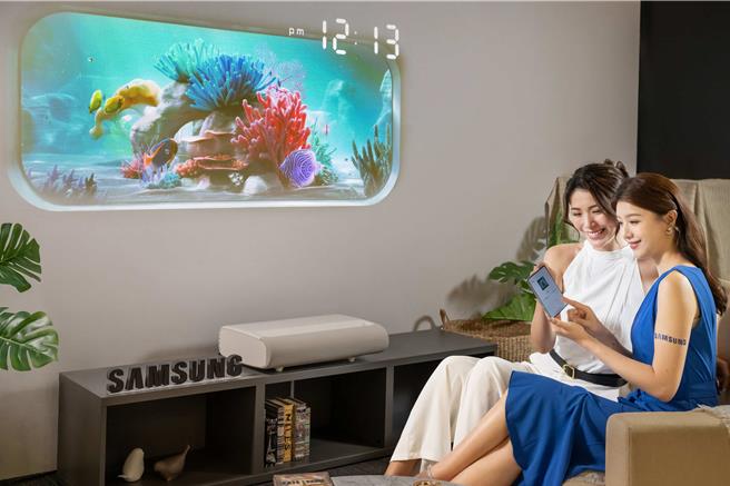 三星The Premiere超短焦雷射4K智慧投影機，亮度與色彩飽和度皆比前一代提升，建議售價20萬9900元。