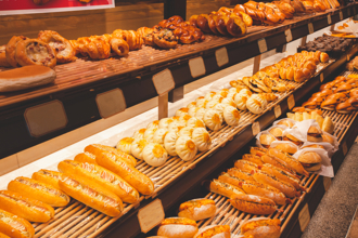 麵包賣不完全丟垃圾桶 85萬人看呆 揭台人陋習