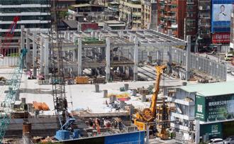 檢廉清晨突擊！沈慶京在家錯愕一度想閃躲  帶往秘密地點偵訊